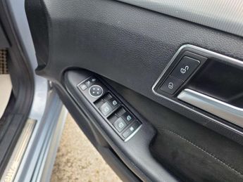 MERCEDES-BENZ E-CLASS 2.1 E250 AMG Line CDi Auto 4dr