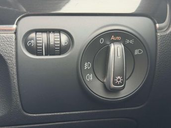 VOLKSWAGEN GOLF 2.0 TDI BlueMotion Tech GT Cabriolet 2dr Diesel DSG Euro 5 (s/s)