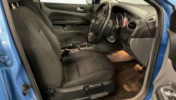 FORD FOCUS 1.6 Focus Titanium 100 Auto 5dr