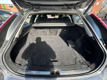 VOLVO V90 2.0 V90 Momentum+ T4 Auto 5dr