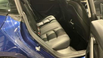 TESLA MODEL 3 Model 3 Long Range AWD 4WD 4dr