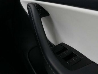 Tesla Model 3 Model 3 Long Range AWD 4WD 4dr