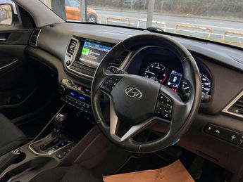 HYUNDAI TUCSON 2.0 Tucson SE Nav CRDi Auto 4WD 5dr