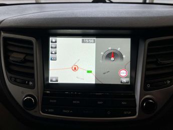 HYUNDAI TUCSON 2.0 Tucson SE Nav CRDi Auto 4WD 5dr