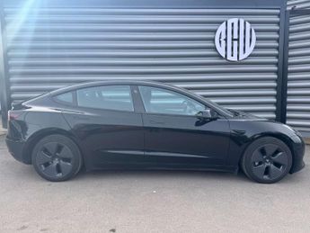 TESLA MODEL 3 Model 3 Standard Range + 4dr