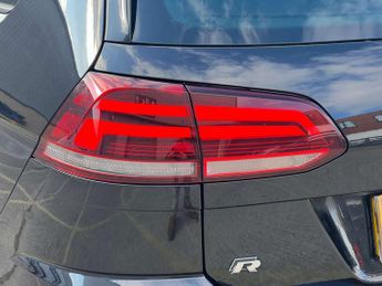 VOLKSWAGEN GOLF 2.0 Golf R TSi Semi-Automatic 4WD 5dr - NATIONAL DELIVERY*