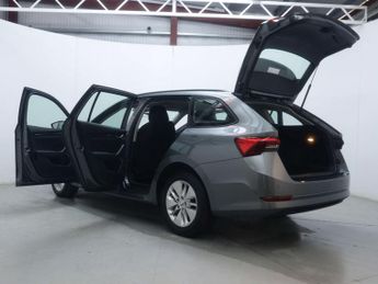 SKODA OCTAVIA 1.0 Octavia SE Technology TSi E-Tech Semi-Auto 5dr