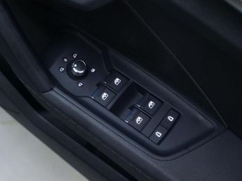 AUDI A3 1.0 A3 Sportback 30 TFSI MHEV S Line Semi-Auto 5dr