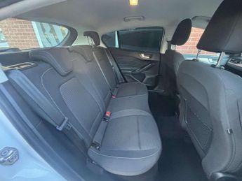 FORD FOCUS 1.0 Focus Titanium Auto 5dr