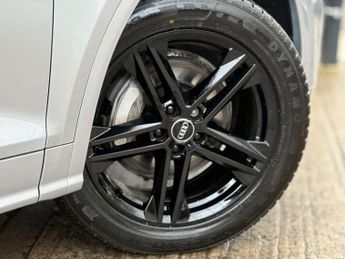 Audi Q5 2.0 Q5 S Line TFSI Quattro Semi-Auto 4WD 5dr