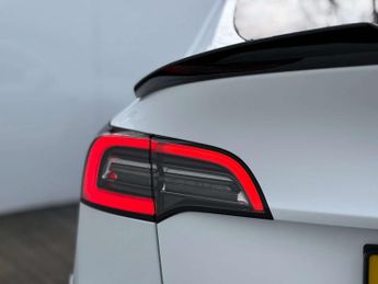 TESLA MODEL Y Model Y Long Range AWD 4WD 5dr