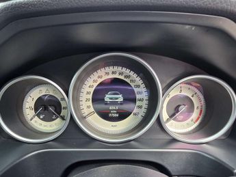 MERCEDES-BENZ E-CLASS 2.1 E250 AMG Night Edition Premium CDi Auto 4dr