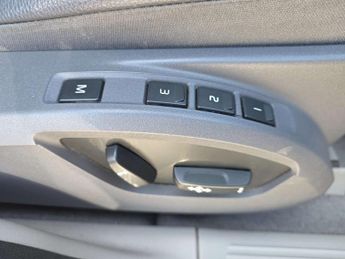 VOLVO V50 2.4 V50 D5 SE Sport Auto 5dr