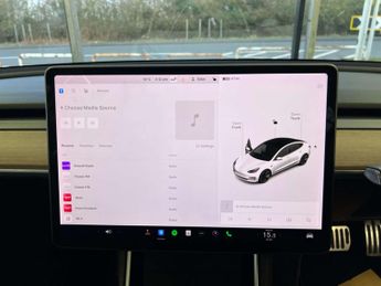 TESLA MODEL 3 Model 3 Standard Range + 4dr