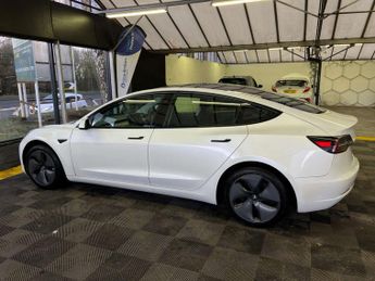 TESLA MODEL 3 Model 3 Standard Range + 4dr