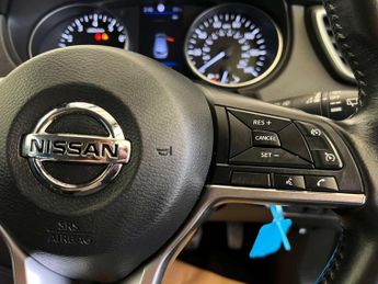 NISSAN QASHQAI 1.3 Qashqai Acenta Premium DiG-T Semi-Auto 5dr