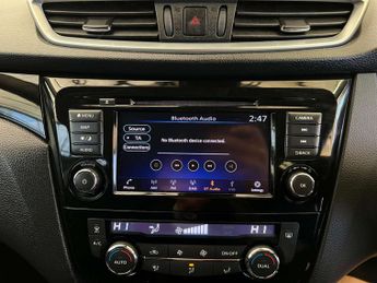 NISSAN QASHQAI 1.3 Qashqai Acenta Premium DiG-T Semi-Auto 5dr