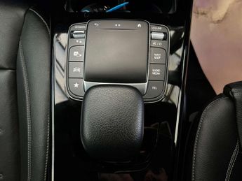 MERCEDES-BENZ CLA 1.3 CLA 200 AMG Line Executive A 4dr