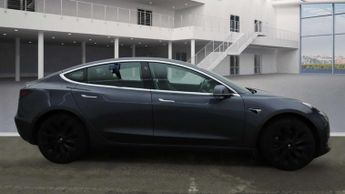 TESLA MODEL 3 Model 3 Standard Range + 4dr