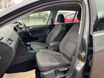 Volkswagen GOLF 1.6 Golf SE Nav TDI BlueMotion Technology 5dr Diesel DSG Euro 6