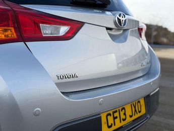 TOYOTA AURIS 1.8 Auris Excel VVT-i CVT 5dr