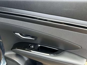 Hyundai TUCSON 1.6 Tucson Premium TGDi HEV Auto 5dr