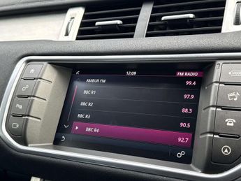 Land Rover RANGE ROVER EVOQUE 2.0 Range Rover Evoque SE Tech TD4 Auto 4WD 5dr