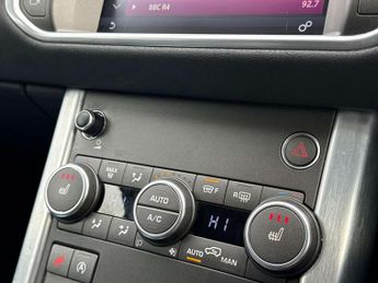 Land Rover RANGE ROVER EVOQUE 2.0 Range Rover Evoque SE Tech TD4 Auto 4WD 5dr