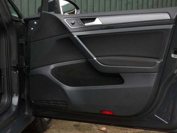 VOLKSWAGEN GOLF 1.6 Golf Match TDI Semi-Auto 5dr