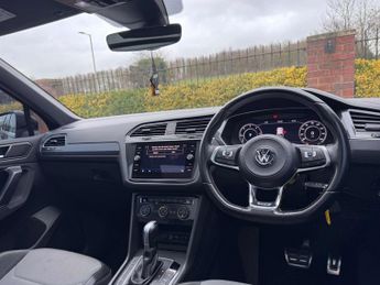VOLKSWAGEN TIGUAN 2.0 Tiguan R-Line TDI BlueMotion Technology 4Motion Semi-Auto 4W