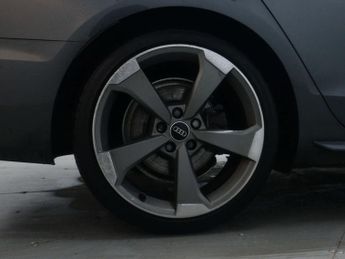 AUDI A4 2.0 A4 S Line Black Edition 35 TFSI Semi-Auto 4dr