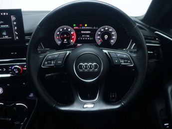 AUDI A4 2.0 A4 S Line Black Edition 35 TFSI Semi-Auto 4dr