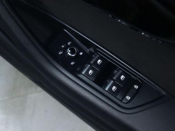 AUDI A4 2.0 A4 S Line Black Edition 35 TFSI Semi-Auto 4dr