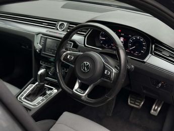 VOLKSWAGEN PASSAT 2.0 Passat R-Line TDI BlueMotion Technology Semi-Auto 4dr