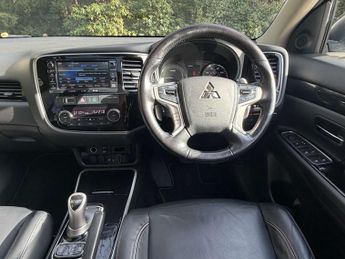 MITSUBISHI OUTLANDER 2.0 Outlander GX 4h PHEV Semi-Auto 4WD 5dr