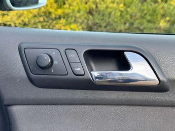 VOLKSWAGEN POLO 1.4 Polo SE 75 5dr