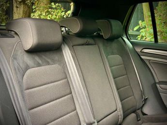 VOLKSWAGEN GOLF 2.0 Golf R TSi Semi-Auto 4WD 5dr