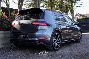 VOLKSWAGEN GOLF 2.0 Golf R TSi Semi-Auto 4WD 5dr