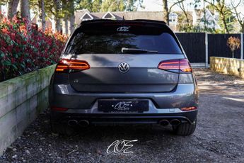 VOLKSWAGEN GOLF 2.0 Golf R TSi Semi-Auto 4WD 5dr