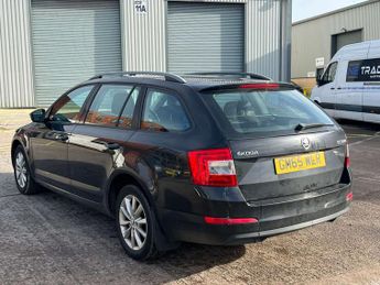SKODA OCTAVIA 1.6 Octavia S TDI 5dr - NATIONAL DELIVERY*