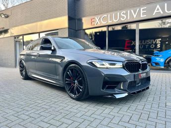 BMW M5 4.4i V8 Competition + BODYKIT + HUD + B&W SYSTEM + WHITE LEATHER