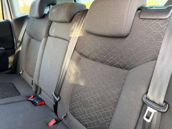 PEUGEOT 3008 1.6 3008 Active Blue HDi S/S Auto 5dr