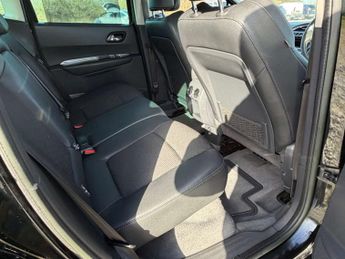 PEUGEOT 3008 1.6 3008 Allure e-HDi Semi-Auto 5dr