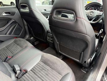 MERCEDES-BENZ CLA 2.1 CLA 220 D AMG Line Auto 5dr