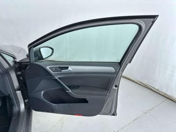 VOLKSWAGEN GOLF 1.6 Golf Match TDI BlueMotion Technology Semi-Auto 5dr