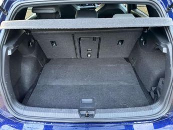 VOLKSWAGEN GOLF 1.5 Golf R-Line eTSI Semi-Auto 5dr