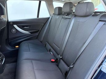 BMW 3 Series 3.0 330d xDrive SE Auto 4WD 5dr