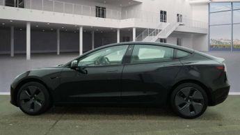 TESLA MODEL 3 Model 3 Standard Range + 4dr