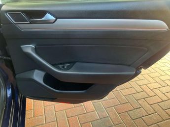 Volkswagen ARTEON 2.0 Arteon R-Line TDI Semi-Auto 5dr