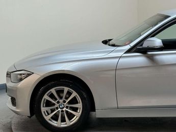 BMW 3 Series 2.0 320d SE Auto 4dr